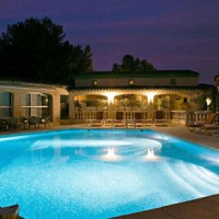 Отель BEST WESTERN Castel Provence в городе Муан-Сарту, Франция