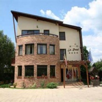 Отель La Rusi Resort в городе Cornu, Румыния