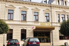 Отель Hotel Lev в городе Ловосице, Чехия