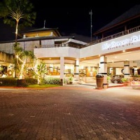 Отель The Breezes Bali Resort & Spa в городе Семиньяк, Индонезия