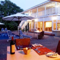 Отель Cuningham's Island Guest House в городе Книсна, Южная Африка