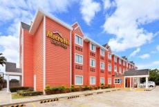 Отель Microtel Inn Suites Eagle Ridge в городе Женерал Триас, Филиппины