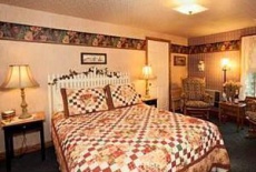 Отель Garden Gate Get-A-Way Bed & Breakfast в городе Чарм, США