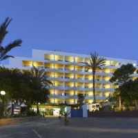 Отель Fiesta Cala Llonga Hotel Parque Natural de Ses Salines d'Eivissa i Formentera в городе Пухолс, Испания