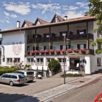 Отель Gasthof Tirolerhof в городе Тироло, Италия