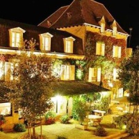Отель Hostellerie du Passeur в городе Лез Эзи-де-Тайак-Сирёй, Франция