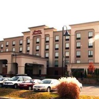 Отель Hampton Inn & Suites by Hilton Laval в городе Лавал, Канада