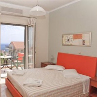 Отель Liocharis Apartments в городе Лурдата, Греция