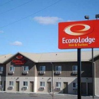 Отель Econo Lodge Inn & Suites Innisfail Canada в городе Иннисфейл, Канада