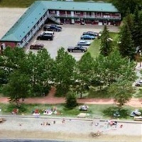 Отель Beach Front Resort Sylvan Lake в городе Сильван Лейк, Канада