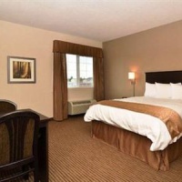 Отель Quality Inn & Suites Thompson в городе Томпсон, Канада