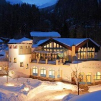 Отель Wellness Familienhotel Alpenrose Elbigenalp в городе Эльбигенальп, Австрия
