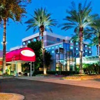 Отель DoubleTree Suites by Hilton Phoenix в городе Финикс, США
