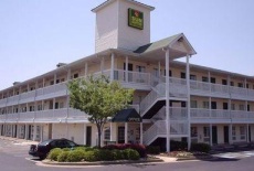 Отель Sun Suites of Suwanee Suwanee в городе Савани, США