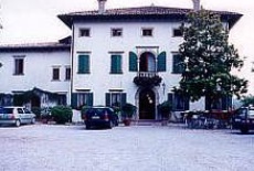 Отель Albergo Ristorante Ai Pini в городе Тарцо, Италия