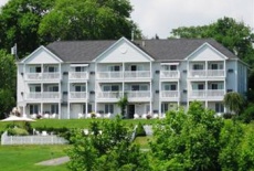 Отель Strawberry Hill Seaside Inn в городе Томастон, США