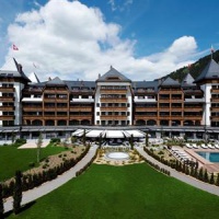 Отель The Alpina Gstaad в городе Лауэнен, Швейцария