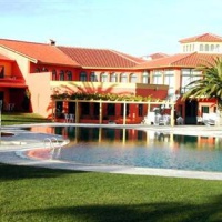 Отель Dona Rita Park Villas Peniche в городе Пенише, Португалия