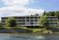 Отель BEST WESTERN PLUS River Escape Inn & Suites в городе Диллсборо, США