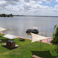 Отель Lake Edge Resort в городе Малуола, Австралия