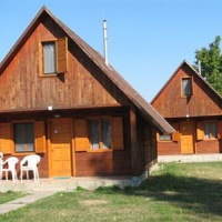 Отель Zsory Camping es Udulohazak в городе Мезёкёвешд, Венгрия
