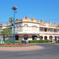 Отель Centre Of Town Bed & Breakfast в городе Наррабри, Австралия