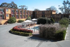Отель Embassy Motel Canberra в городе Канберра, Австралия