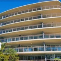 Отель Belvedere Apartments Golden Beach Caloundra в городе Голден Бич, Австралия