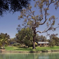 Отель Homestay in Yallingup near Amberley Estate Winery в городе Йоллингап, Австралия
