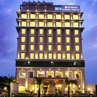 Отель Express Sarovar Portico в городе Фаридабад, Индия