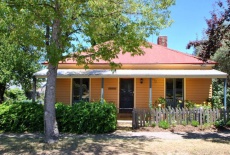 Отель Cooma Cottage в городе Кума, Австралия