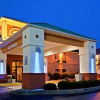 Отель Holiday Inn Express Cloverdale в городе Кловердейл, США