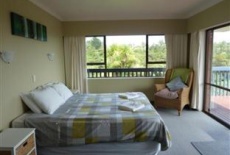 Отель Beach House 16 Upper Wainui Road в городе Раглан, Новая Зеландия