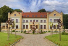 Отель Paac Mysliwski Sonowice в городе Бжезнё, Польша