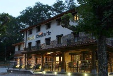 Отель Hotel Errekalde в городе Лесо, Испания
