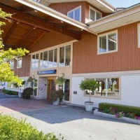 Отель Comfort Inn and Suites North Vancouver в городе Норт-Ванкувер, Канада