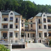 Отель Hotel Most Slavy в городе Тренчьянске Теплице, Словакия