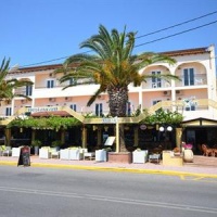 Отель Mega Hotel Feakes в городе Ипсос, Греция