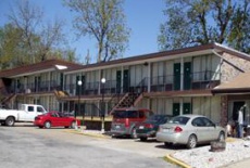 Отель Budget Host Village Inn Kirksville в городе Кирксвилл, США