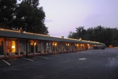 Отель Saluda Mountain Lodge в городе Салуда, США