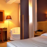 Отель Hotel Vivar в городе Гриньон, Испания