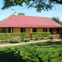 Отель Goat Square Cottages в городе Тананда, Австралия