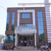 Отель The Raj Palace в городе Ревари, Индия