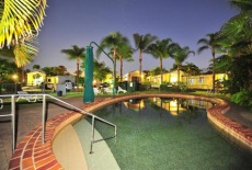 Отель Australiana Top Tourist Park Hervey Bay в городе Саншайн Акрс, Австралия