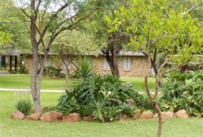 Отель Kwamhla Lodge Conference Centre and Game Reserve в городе Бритс, Южная Африка