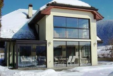 Отель B&B Villa Moncalme в городе Валь-де-Травер, Швейцария