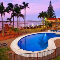Отель Waters Edge Port Macquarie в городе Порт Маккуори, Австралия