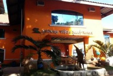 Отель Midway White Beach Resort and Minkay Restobar в городе Инитао, Филиппины