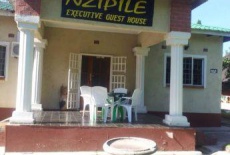 Отель Nzipile Executive Guest House в городе Чингола, Замбия