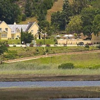 Отель Knysna Riverside Lodge в городе Книсна, Южная Африка